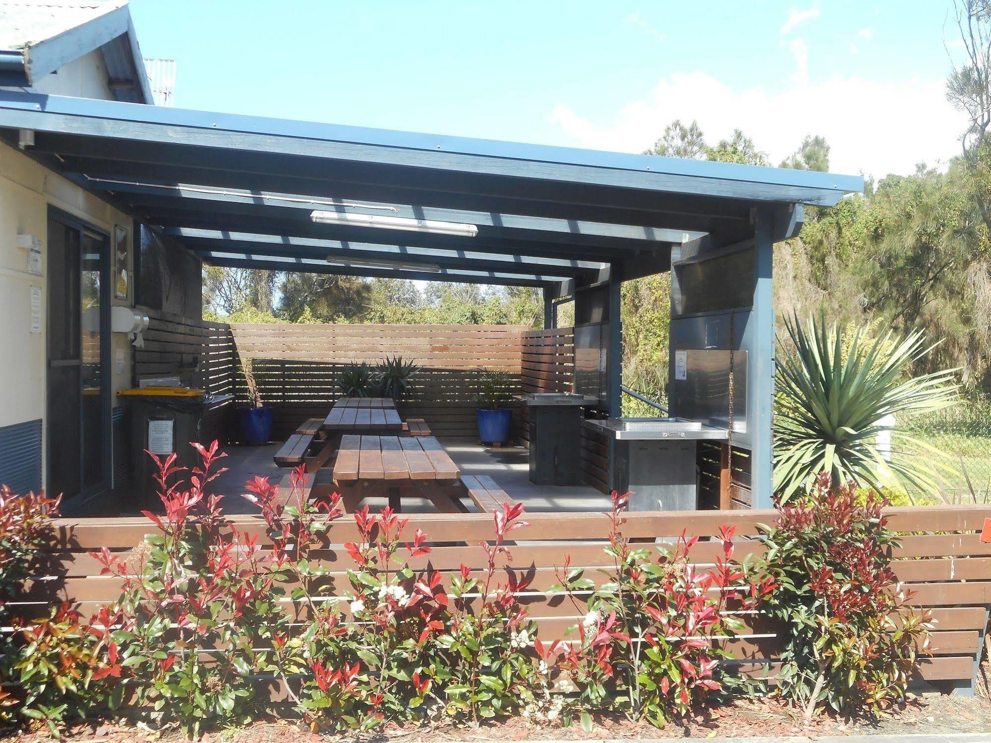 דה אינטרנס Two Shores Holiday Village מראה חיצוני תמונה